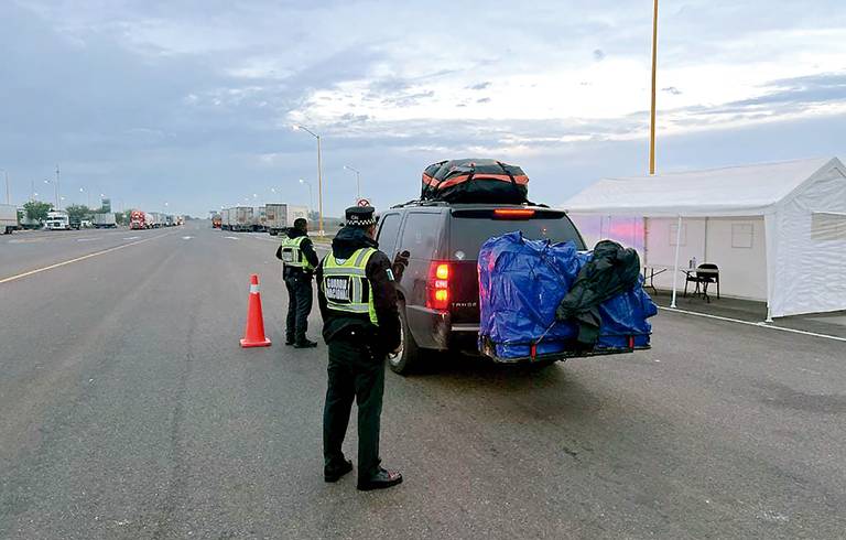 Paisanos viajan desde Texas a Zacatecas acompa ados por la Guardia